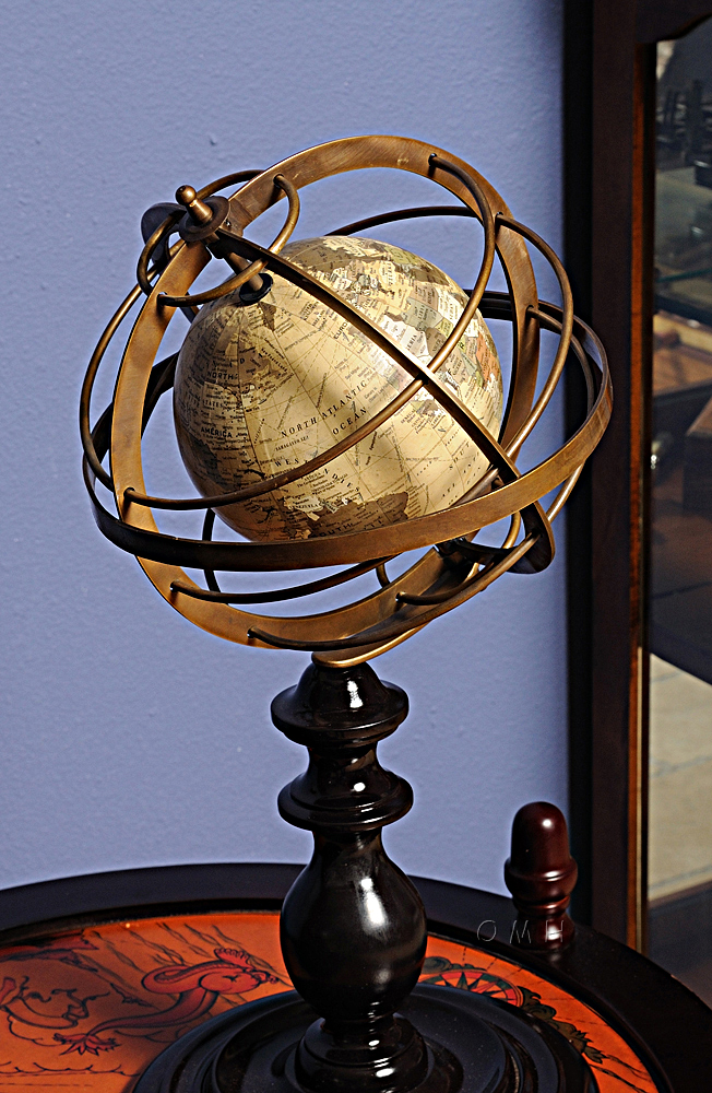 ND032 Globe in Brass rings ND032L01 (2).jpg